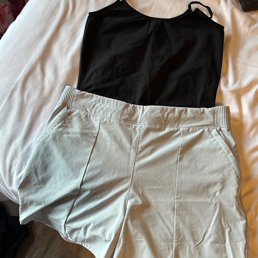 Columbia Women's light gray Shorts